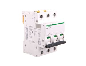 Wyłącznik nadprądowy 3P D 3A 6kA AC iC60N-D3-3 A9F05303