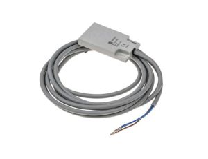 Czujnik pojemnościowy PNP 5 mm w obudowie prostokątnej 15 mA 10→ 30 V DC IP67