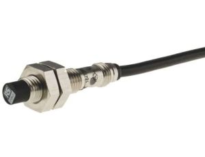 Czujnik indukcyjny PNP 2,5 mm cylindryczny M8 x 1 10 → 30 V DC IP67 4kHz