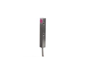 Czujnik indukcyjny 55x8x8 mm zabudowany Sn: 2 mm 10-30V DC 140 stC PNP NO kabel 2m IP65 IB090150HA
