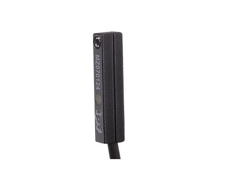 Czujnik magnetyczny cylinder T-rowek 6,2 mm 6,3x30x6,2 mm 10-30V DC PNP NO złącze kablowe M12 4-pinowe 0,3m IP67 MZ070124