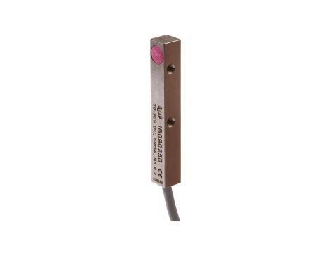 Czujnik indukcyjny 55x8x8mm zabudowany Sn: 2mm 10-30V DC 0-140stC PNP NC kabel 2m IP65 IB090250