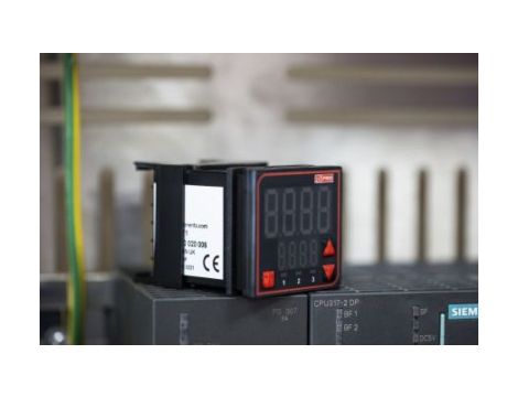 Regulator temperatury PID panelowy 3-wyjściowy, Uz 110→ 240 V AC, +100→ +1824 (termopara typu B) C,