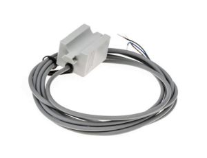Czujnik pojemnościowy PNP NO w obudowie prostokątnej 15 mA 10→ 30 V DC IP67 60Hz