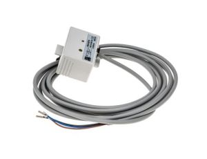 Czujnik pojemnościowy NPN NO w obudowie prostokątnej 200 mA 10→ 30 V DC IP67 60Hz