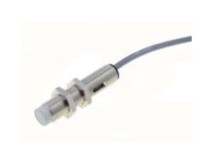 Czujnik pojemnościowy PNP 4 mm cylindryczny M12 x 1 200 mA 10 → 30 V DC IP67
