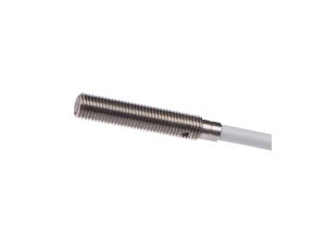 Czujnik indukcyjny M4x0.5 22mm zabudowany Sn 1 10-30VDC PNP NO IO-Link złącze kablowe M8 3-PINowe 0.15m IP67 IB040176