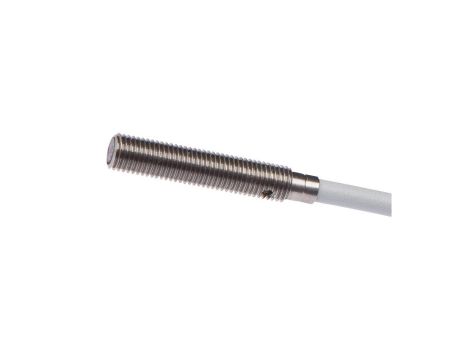 Czujnik indukcyjny M4x0.5 22mm zabudowany Sn 1 10-30V DC PNP NO IO-Link złącze kablowe M8 3-pinowe 0.15m IP67 IB040176