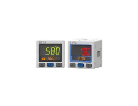 Manometr elektroniczny cyfrowy -1/10 bar, G 1/8 GZ - M5 GW, 2xPNP/4-20 mA aksjalny, kabel 2m