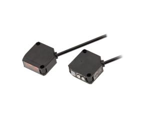 E3JK-TR11 Czujnik: fotoelektryczny Zasięg: 40m SPDT