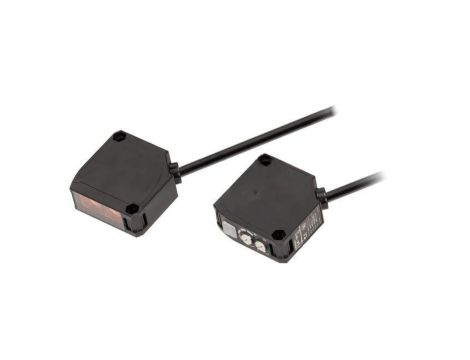 E3JK-TR11 Czujnik: fotoelektryczny Zasięg: 40m SPDT