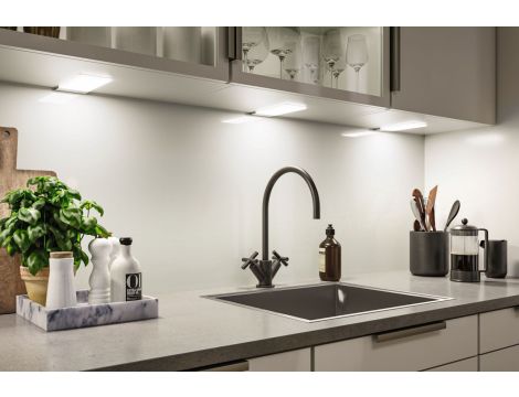 Oprawa podszafkowa LED Bredo zestaw 3 szt. czujnik zbliżeniowy 3x2,5W 80x190mm 3x180lm 230/12V czarny