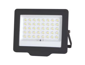 Projektor Lumax SOLAR TKF Floodlight LED 3.2Vx16Ah 1200lm 740 65 z czujnikiem zmierzchu i pilotem