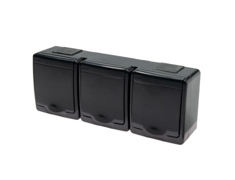 BETA Gniazdo hermetyczne potrójne schuko, czarne, czarna klapka, IP44 /D.3715SCGGG/1/