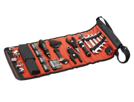 BLACK+DECKER ZESTAW AKCESORIÓW DO SAMOCHODU 71cz.