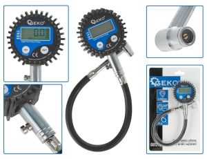 MANOMETR SAMOCHODOWY CYFROWY Z WĘŻYKIEM /GEKO