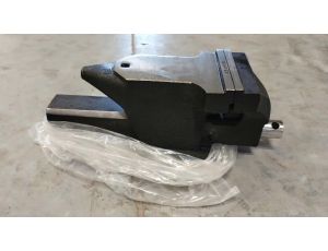 JCB IMADŁO STALOWE Z KOWADŁEM 5