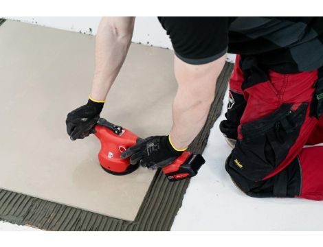 RUBI WIBRATOR DO PŁYTEK QUAKE ENERGY CAS 18V +BATERIA +ŁADOWARKA - 3