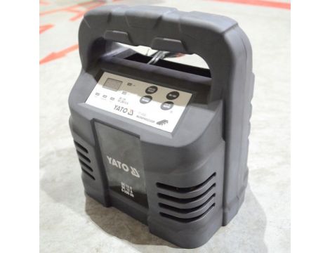 YATO PROSTOWNIK 12V  12A  200Ah  8302 Mokry - 6