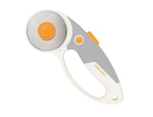 FISKARS NÓŻ KRĄŻKOWY 60 MM, TYTANOWE OSTRZE, RĄCZKA SOFTGRIP™