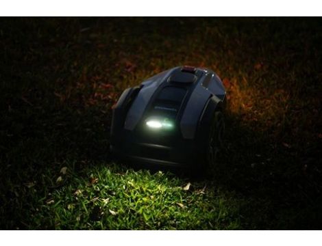 Robot koszący Greenworks Ai Mowbot 12 1200 m2 - 8