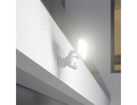 Naświetlacz z czujnikiem Steinel XLED Protect  PIR 15,1W 3000K 1642lm IP54 IK03 230V biały /  tworzywo sztuczne - 2