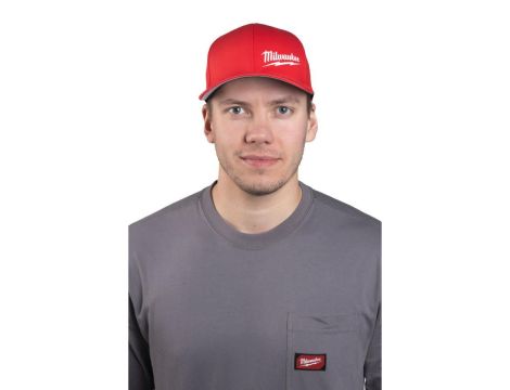 MILWAUKEE CZAPKA Z DASZKIEM CZERWONA L/XL