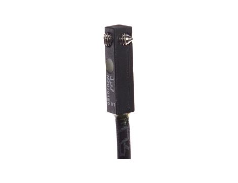 Czujnik magnetyczny, cylinder, rowek T 6,2mm, 4, 6x18x5mm, 10-30VDC, 1x PNP NO, MZ0701E6