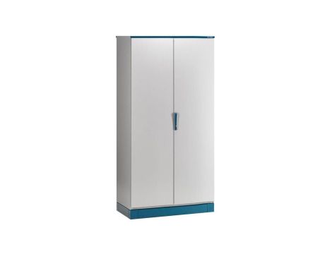 Szafa do magazynów energii 1800x1200x1000mm z izolacją termiczną IP55