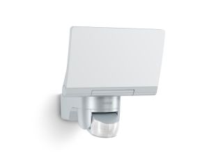 Naświetlacz z czujnikiem Steinel XLED home 2 S LED PIR 13,7W 3000K 1550lm IP44 IK03 230V srebrny / tworzywo sztuczne