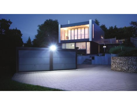 Naświetlacz z czujnikiem Steinel XLED PRO 240 LED PIR 19,3W 3000K 2124lm IP44 IK03 230V biały / tworzywo sztuczne - 2
