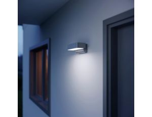 Lampa elewacyjna z czujnikiem ruchu i zmierzchu  Steinel L 800 SC LED  iHF Bluetooth Mesh Connect 7,5W 3000K 466lm IP44 IK03 230V srebrna / aluminium - image 2