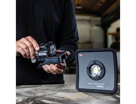 Akumulatorowa lampa robocza LED 2000 lm NOVA 2 CONNECT 03.6100C - 11