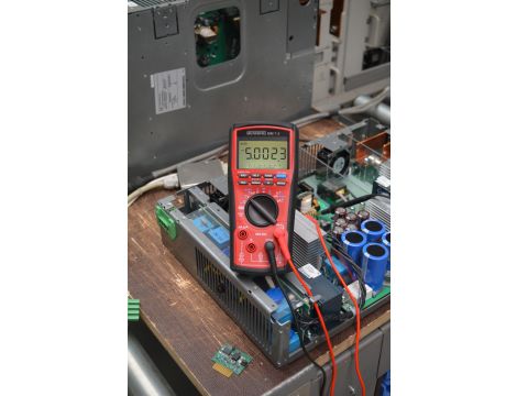 Miernik uniwersalny BENNING MM 7-2 cyfrowy z akcesoriami - 3