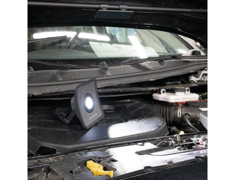 Mocna lampa podmaskowa o mocy 2000 lumenów NOVA BONNET  03.5457 - 3