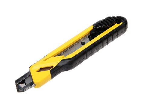 Nóż z ostrzem łamanym ST-0-10-280 18mm STANLEY