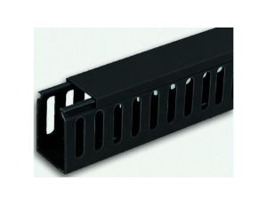 Koryto z wypustami do łańcucha kablowego Czarny PVC Zamknięty Koryto panelowe z otworami 25 mm 30mm 2m RS PRO