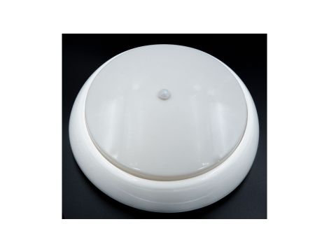 Oprawa KAJKO XL, 2xE27 z czujnikiem PIR, 2x40W, biała-polipropylen, klosz matowy-poliwęglan, IP44, IK10 A2900x2-MP-PIR