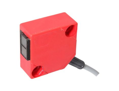 Czujnik optyczny odbiciowy 30x30x15mm Sn: 0-600mm 10-35VDC PNP NO kabel 2m IP65 OT150105