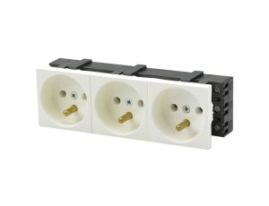 Gniazdo 230V 3x2P+Z 6M 135x45 białe Mediabox