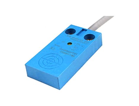 Czujnik indukcyjny 0 - 5mm PNP / NO Uzas 10 - 30V DC 200mA IP67 LE50SF05DPO