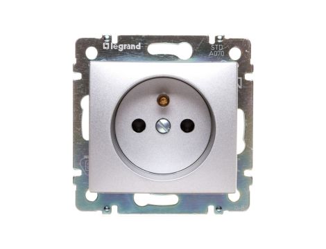 VALENA Gniazdo pojedyncze 2P+Z z przesłonami 16A IP20 aluminium 770197