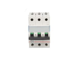 Wyłącznik nadprądowy 3P C 6A 6kA AC S303 TX3 403541