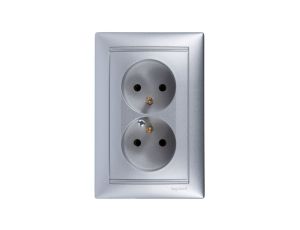 VALENA Gniazdo podwójne z/u 16A IP20 aluminium 770278