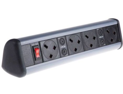 Przedłużacz 4 gniazda Typ G - brytyjski 0.5m 8399799