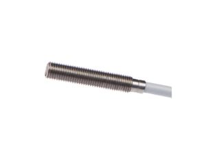 Czujnik indukcyjny M4x0,5 22 mm zabudowany Sn: 0,6 10-30 VDC PNP NO IO-Link złącze kablowe M8 3-PINowe 0,15 m IP67 IB040174