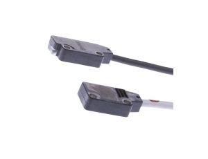 Czujnik optyczny bariera świetlna 4,5x10x14mm Sn 0.5m 12-24 V DC PNP NO kabel 2 m PVC IP67 plastik PET OYQ40103