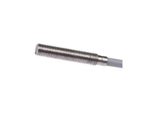 Czujnik indukcyjny krótki M4x0,5 22dł. 10-30V DC 100mA Sn:0,6 2m PUR-Kabel IP67 stal nierdzewna IB040104