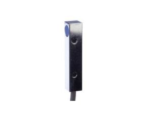 Czujnik indukcyjny 40x8x8mm płaski Sn 3mm 10-30V DC PNP NO kabel 2m PVC IP67 zamak chromowany IB090106
