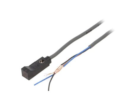E2S-Q25-1M Czujnik indukcyjny o zasięgu 2,5mm, konfiguracji wyjścia PNP / NO, napięciu zasialania 1030VDC, maksymalnym prądzie